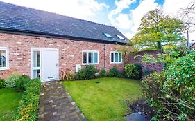 Wild Drive Chester - Stunning Cottage Just Minutes From Chester And Zoo